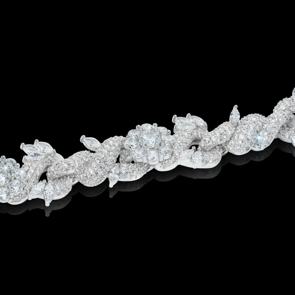 15MM Flame Link VVS Moissanite Bracelet – alternate product view 3