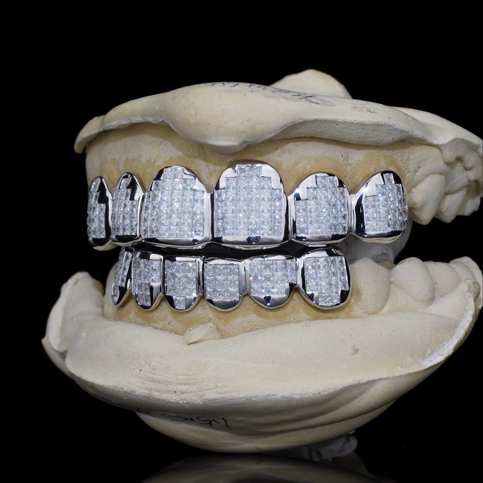 6 on 6 VVS Moissanite Princess Cut Grillz – alternate product view 2