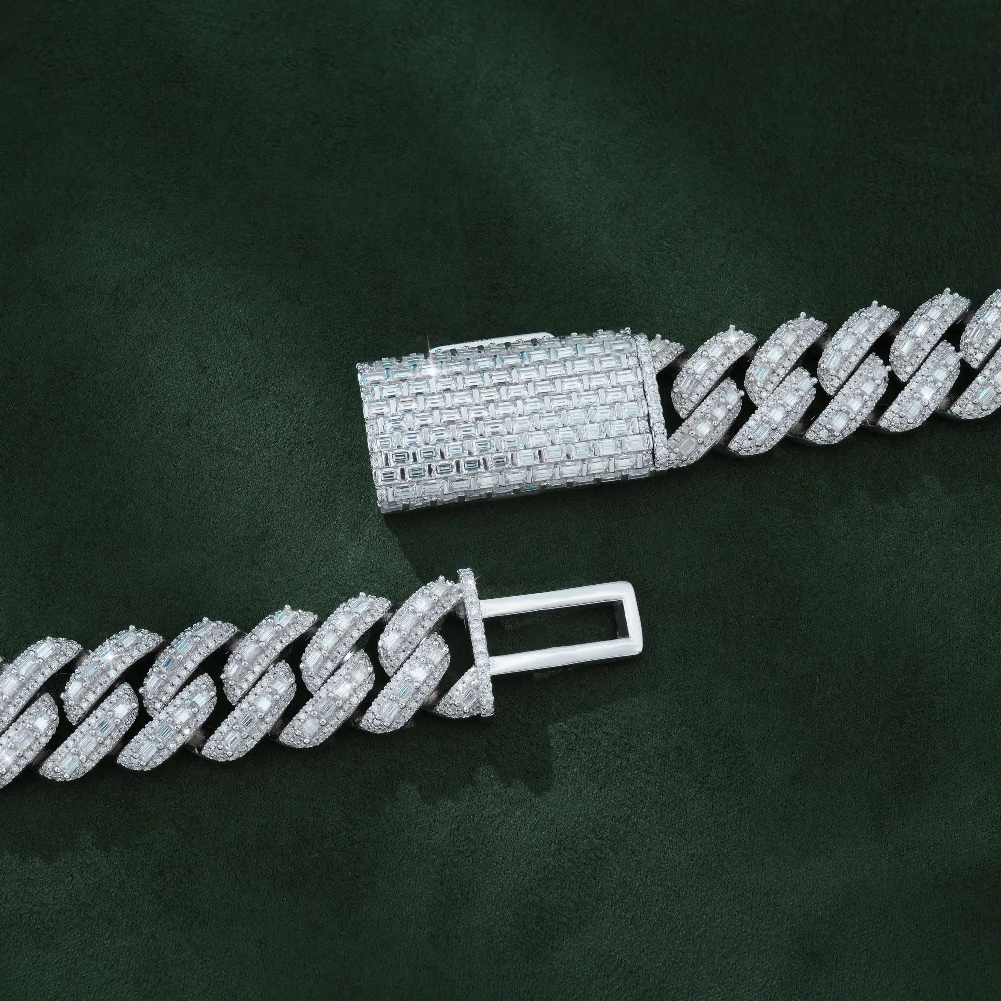 18MM Baguette Moissanite Cuban Link Chain – Iced Out VVS – alternate product view 2
