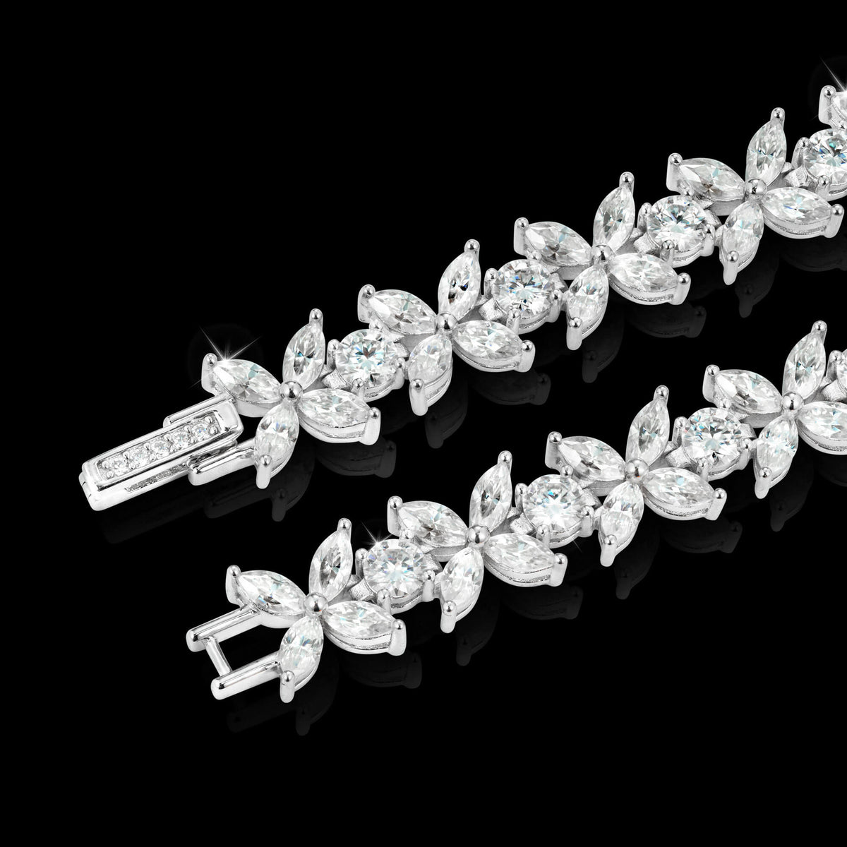 9MM Four Leaf Clover Fancy Cut VVS Moissanite Bracelet – alternate product view 2