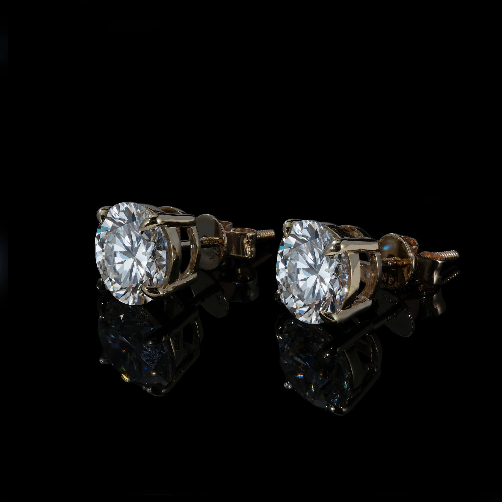 Classic Round-Cut 4-Prong Lab-Grown Diamond Stud Earrings