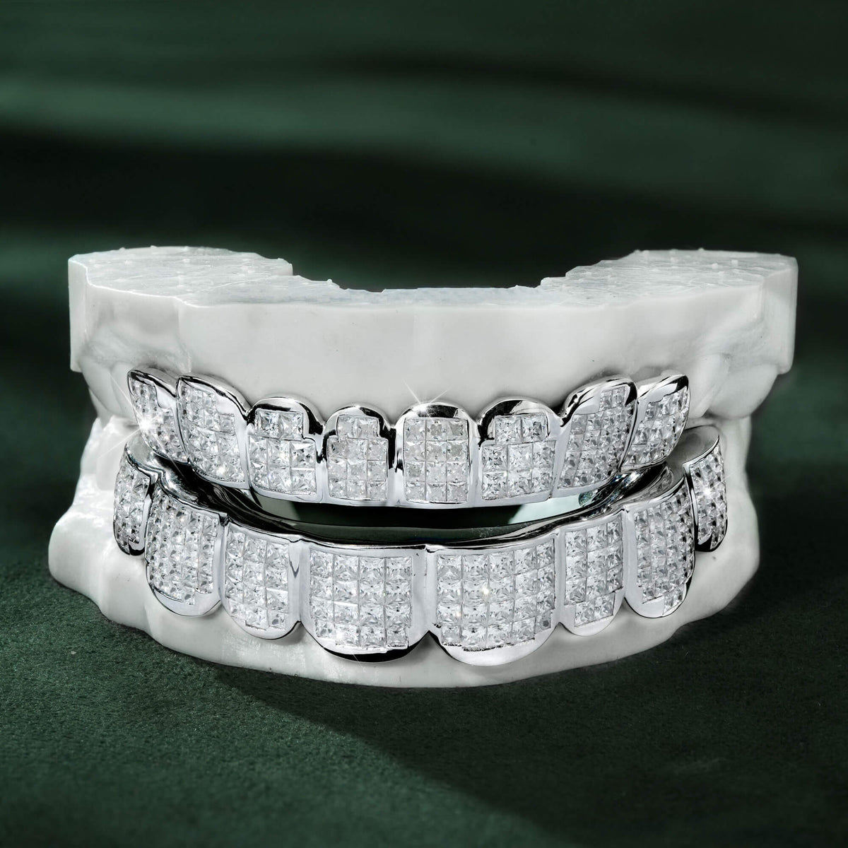 10 on 10 VVS Moissanite Princess Cut Grillz by Sommarnox