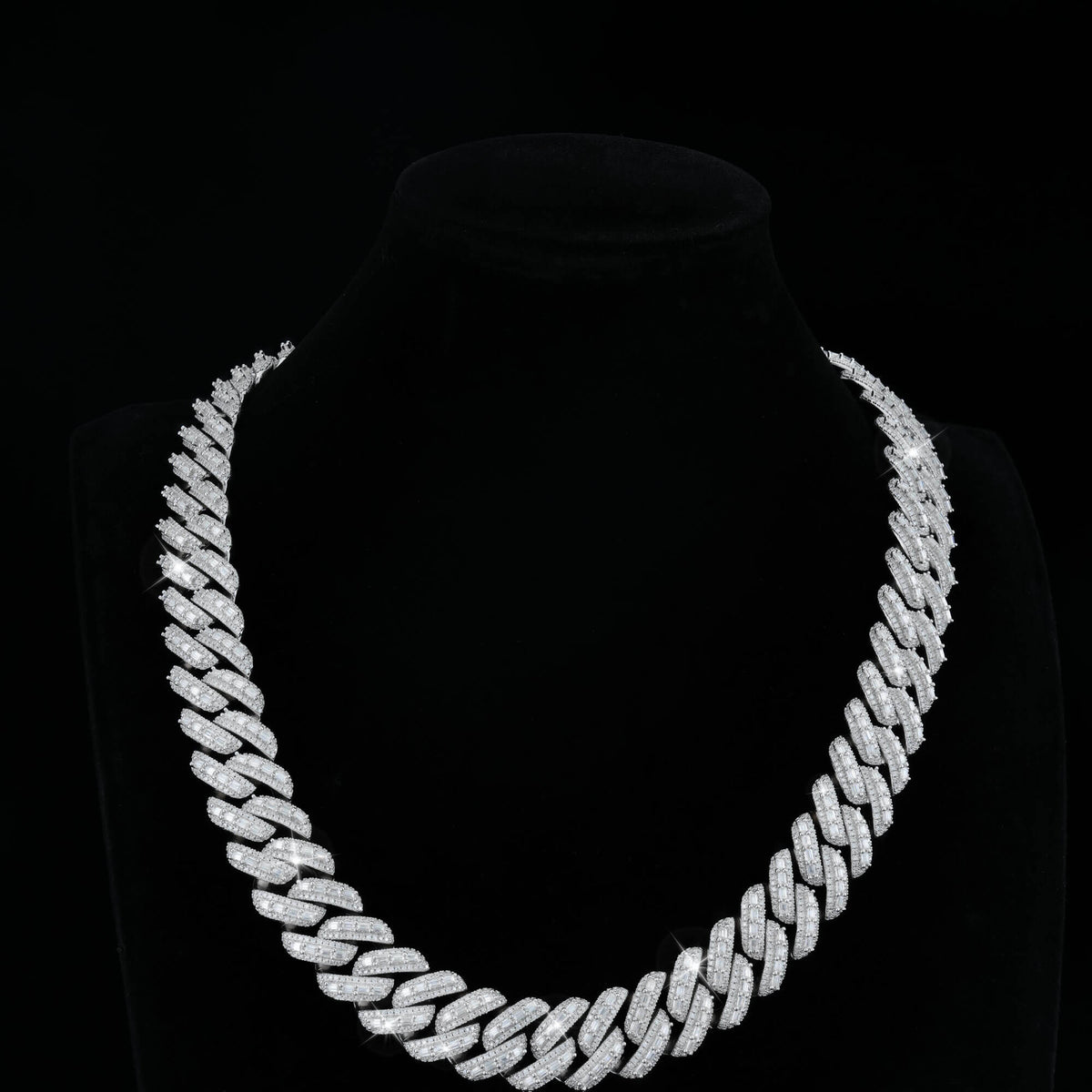 18MM Baguette Moissanite Cuban Link Chain – Iced Out VVS – alternate product view 7