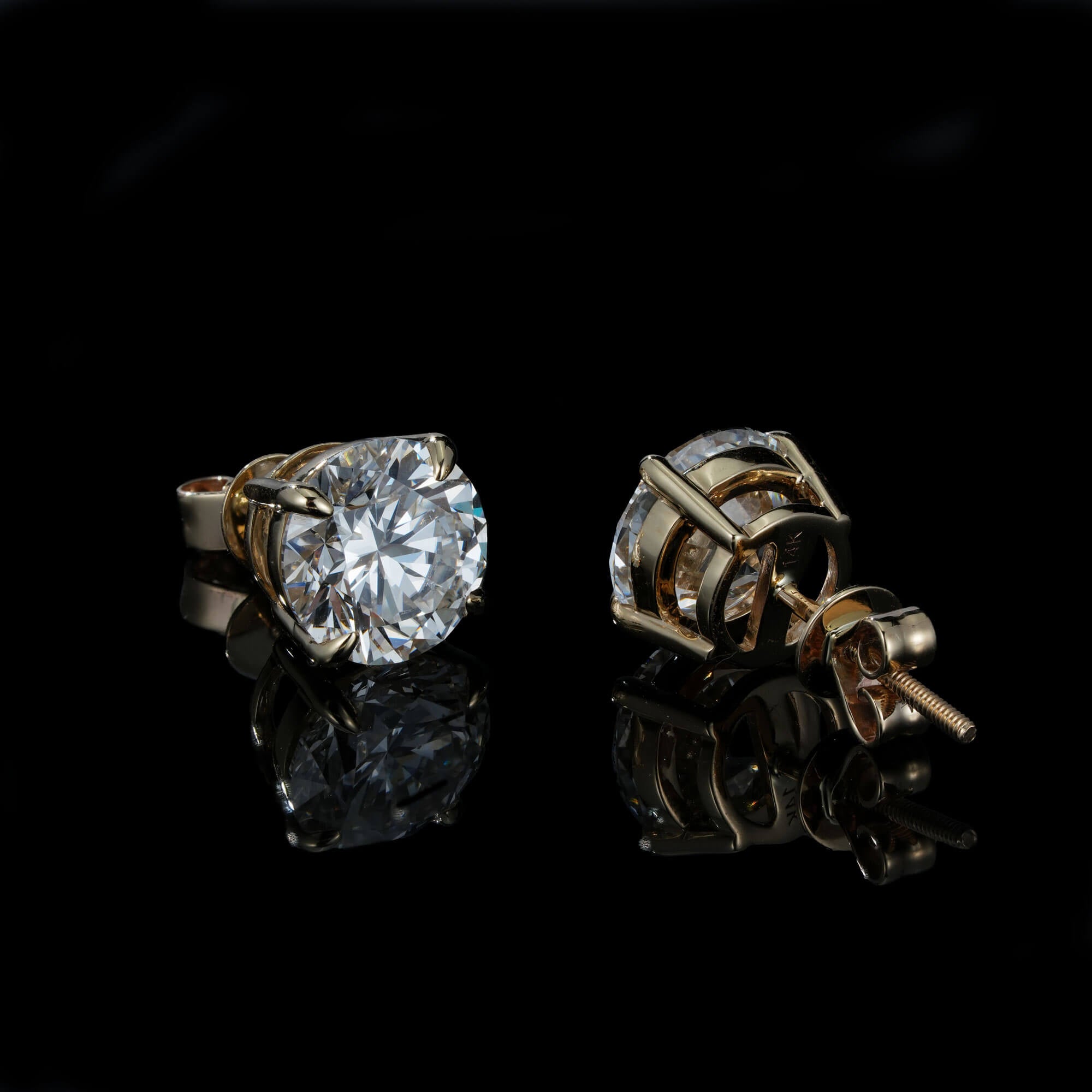 Classic Round-Cut 4-Prong Lab-Grown Diamond Stud Earrings