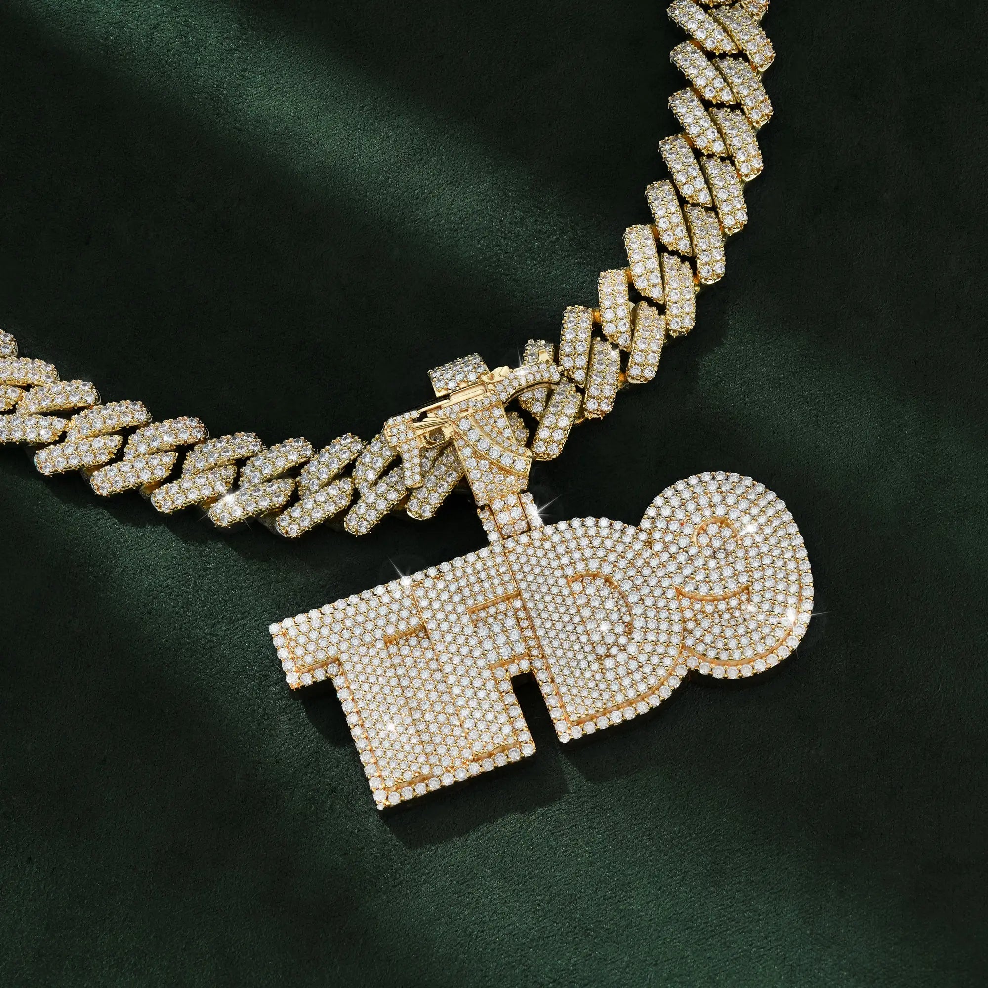 Custom Iced Out Letter Pendant – VVS Moissanite