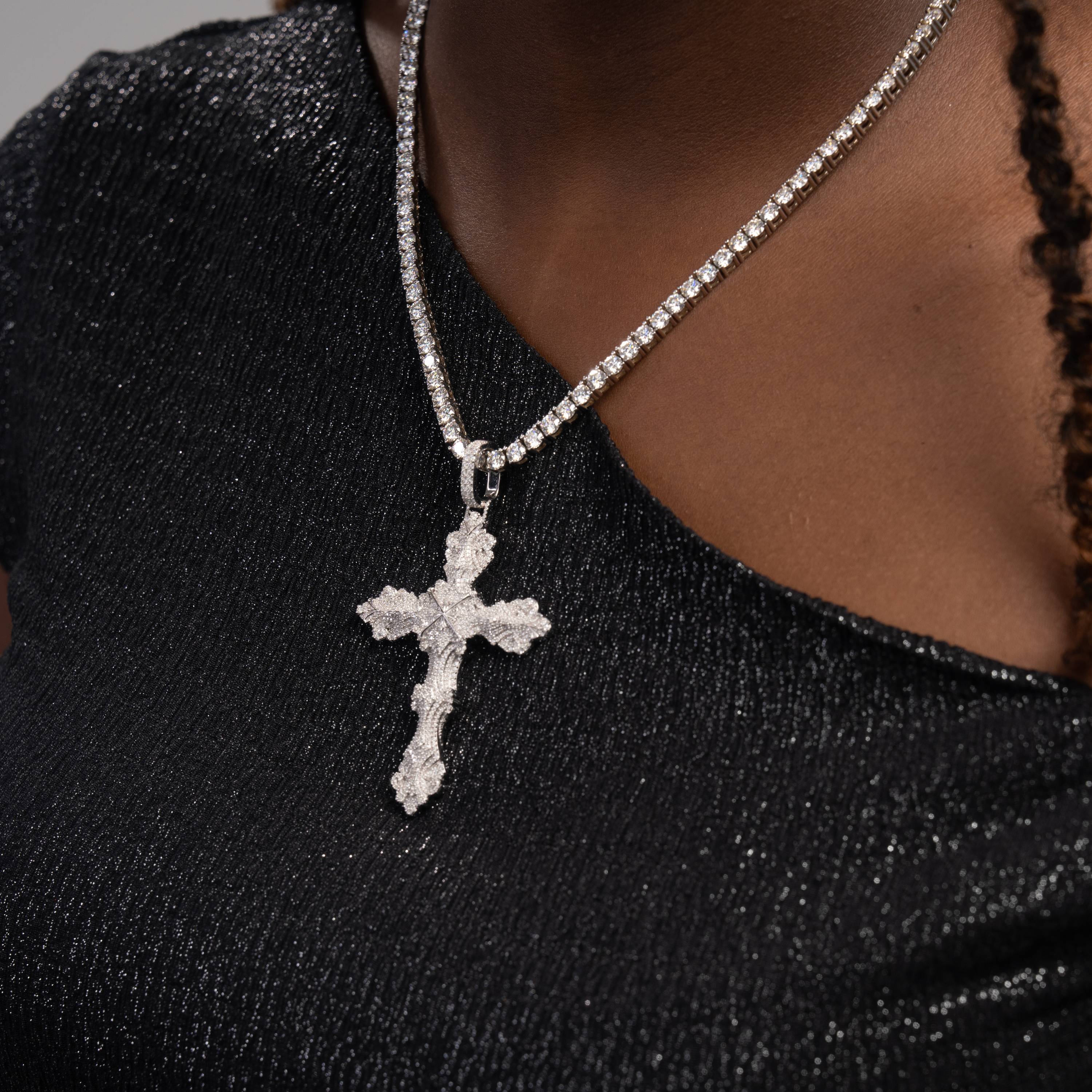 Moissanite Wreath Cross Pendant – alternate product view 2