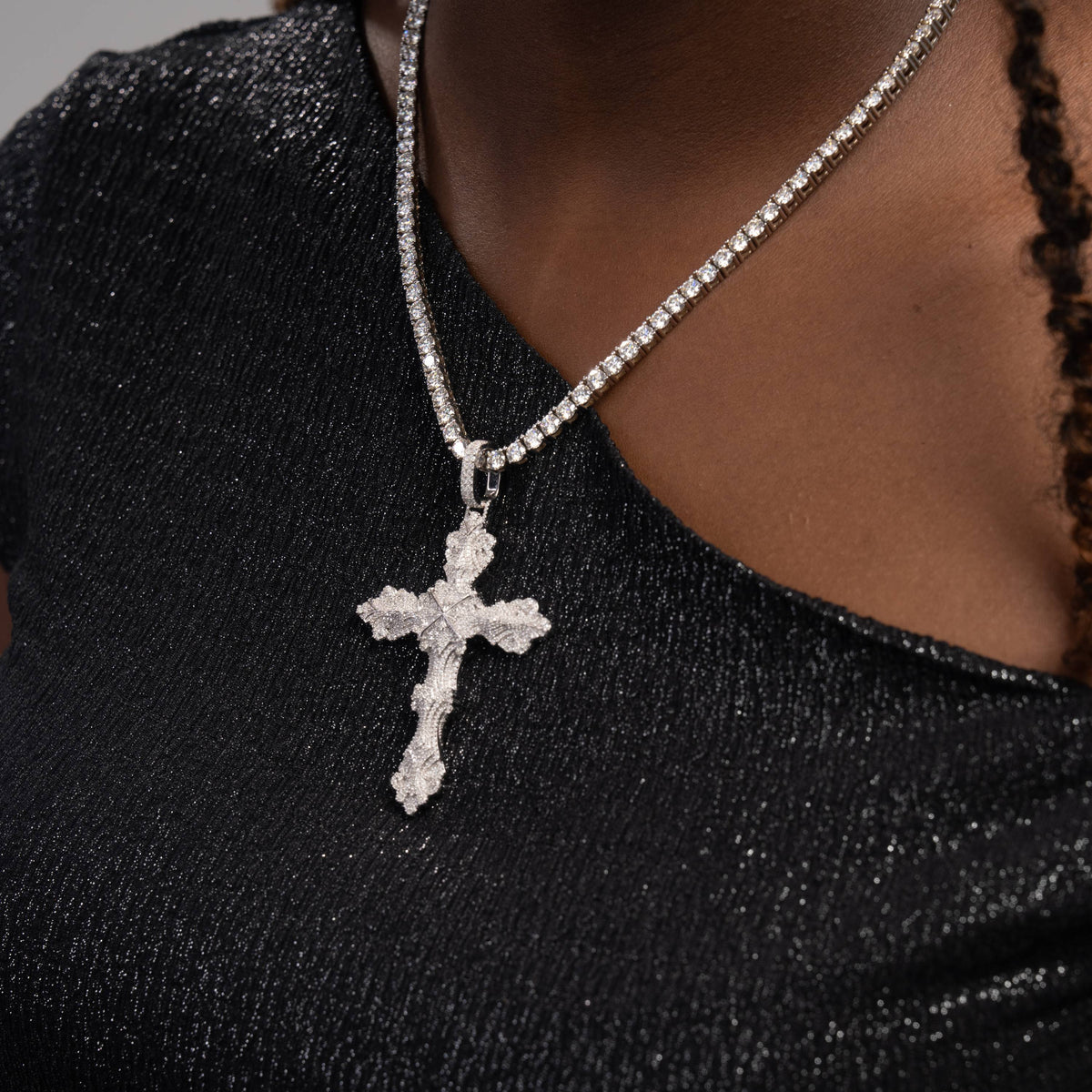 Moissanite Wreath Cross Pendant – alternate product view 2