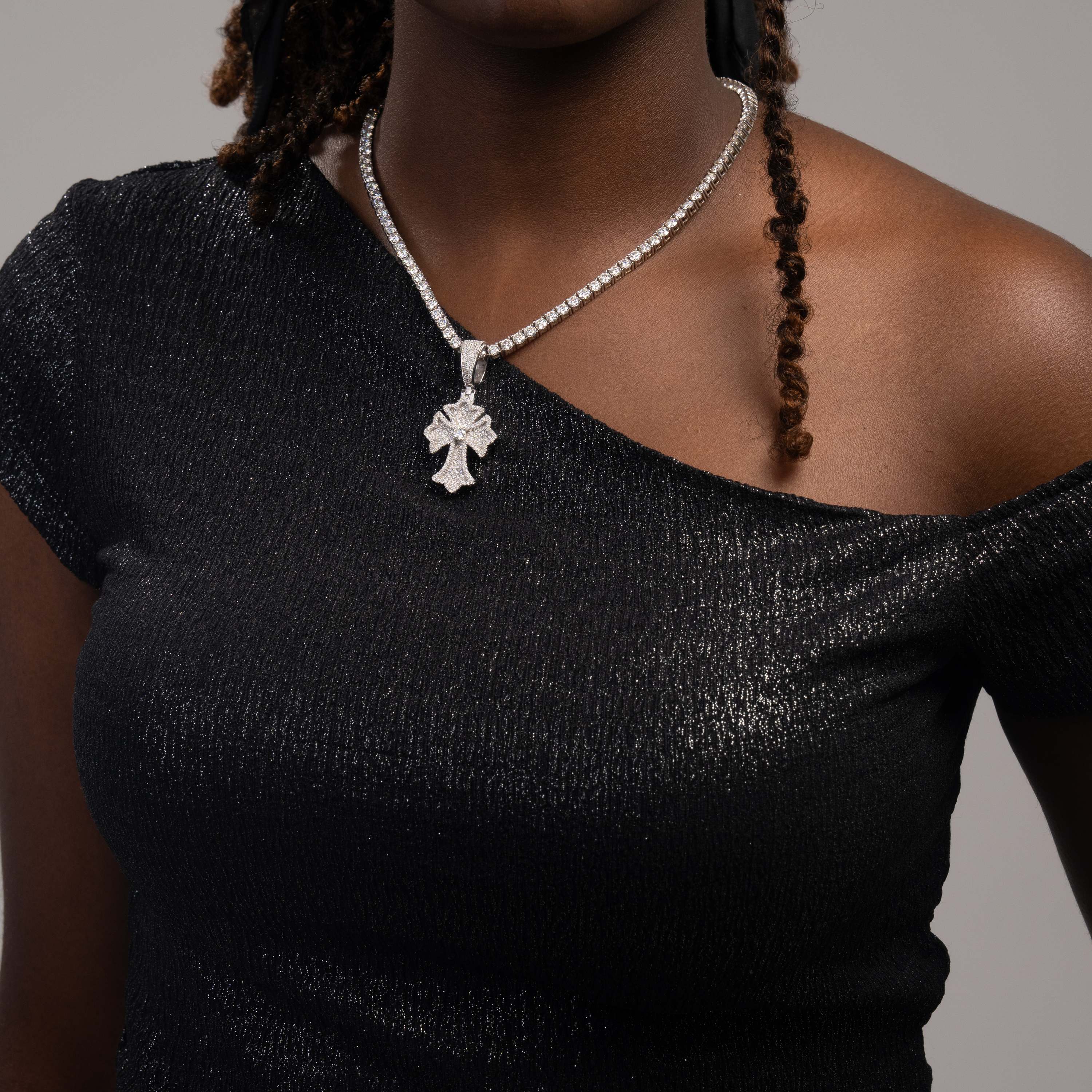 Moissanite Cross Pendant – FP2596 by Sommarnox