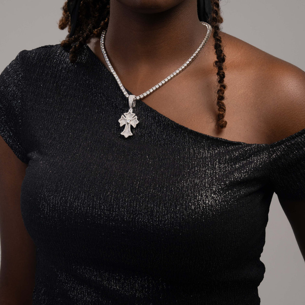 Moissanite Cross Pendant – FP2596 by Sommarnox
