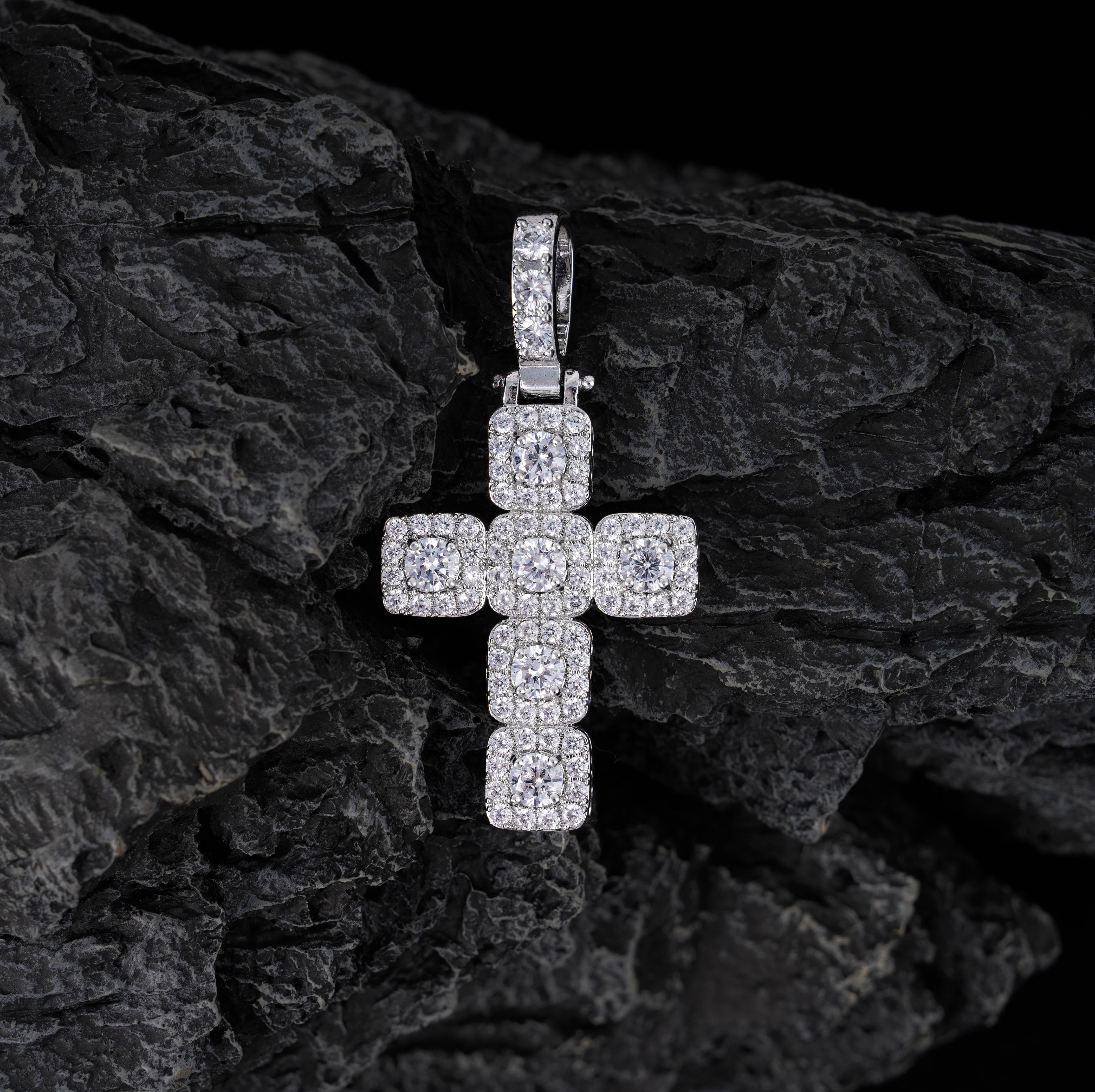 Moissanite Cross Pendant by Sommarnox