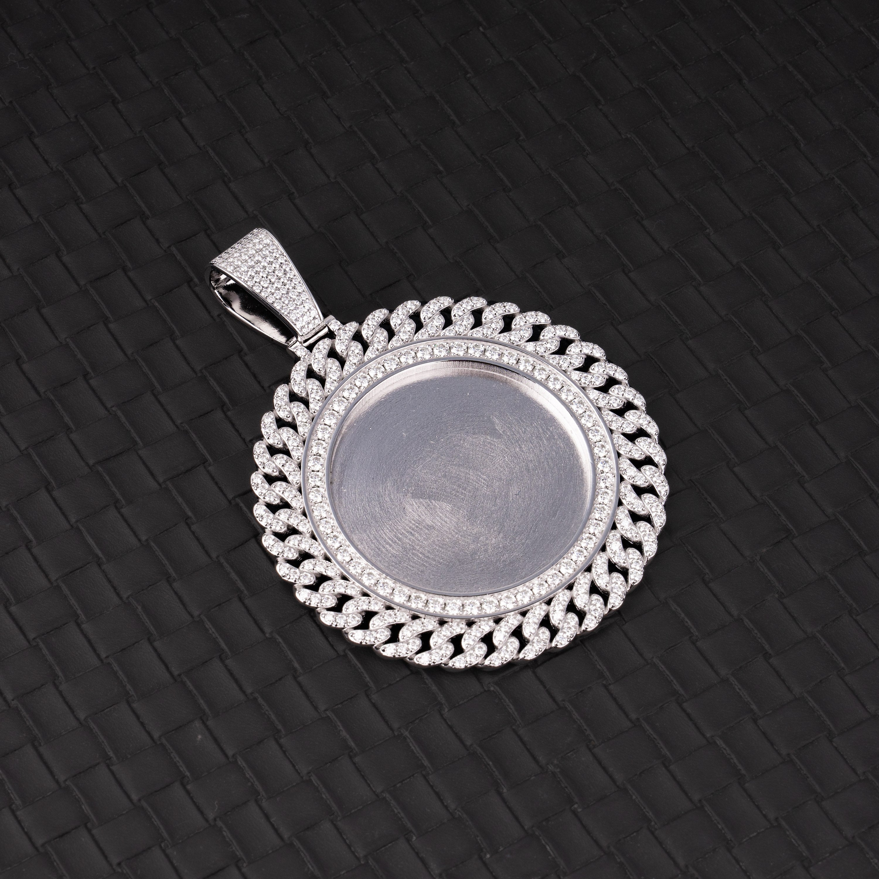 Iced Out Custom Photo Pendant – Hip Hop Moissanite Necklace Gift for Him