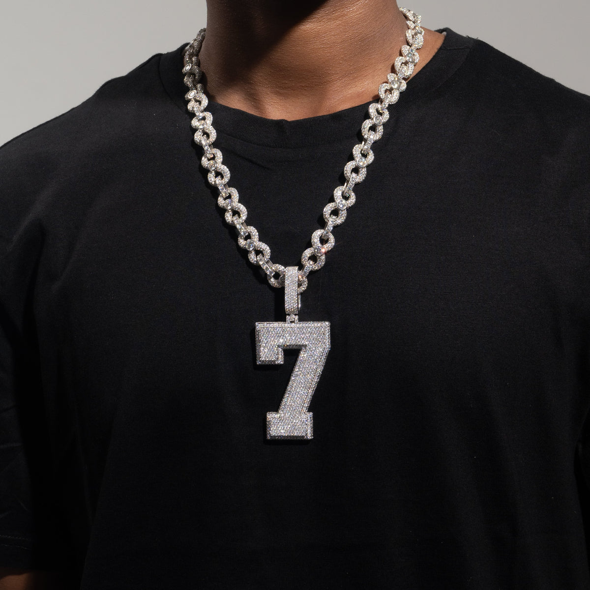 Custom Hip Hop Moissanite "7" Pendant – alternate product view 3