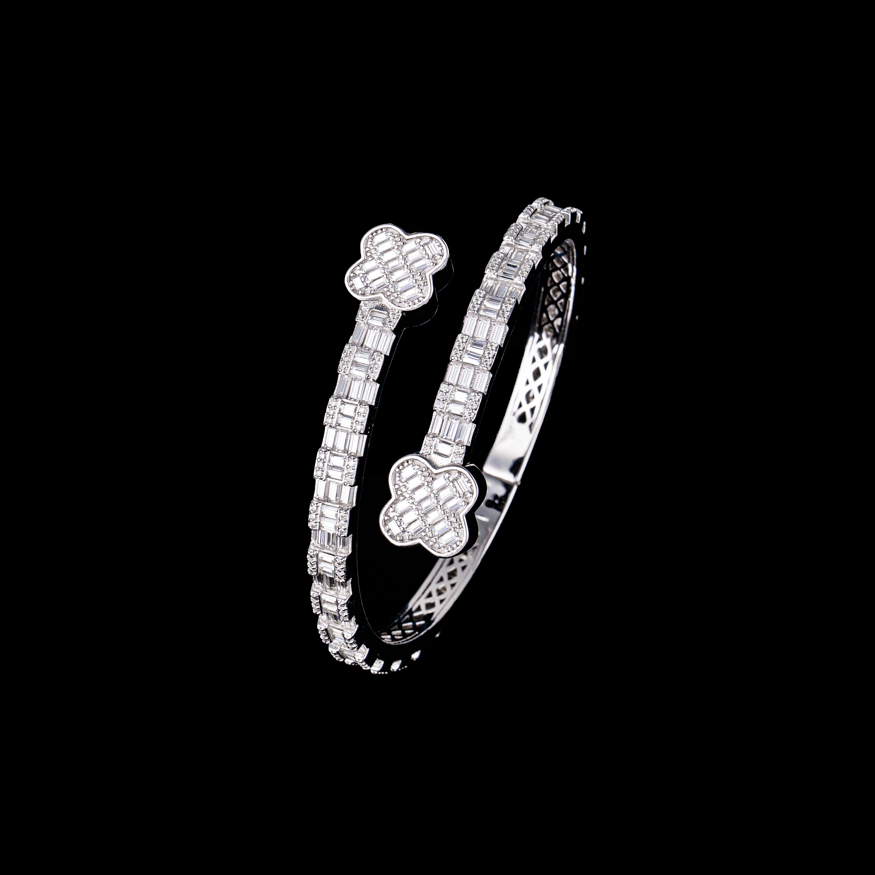 6MM Moissanite Four Leaf Clover Bangle – alternate product view 4