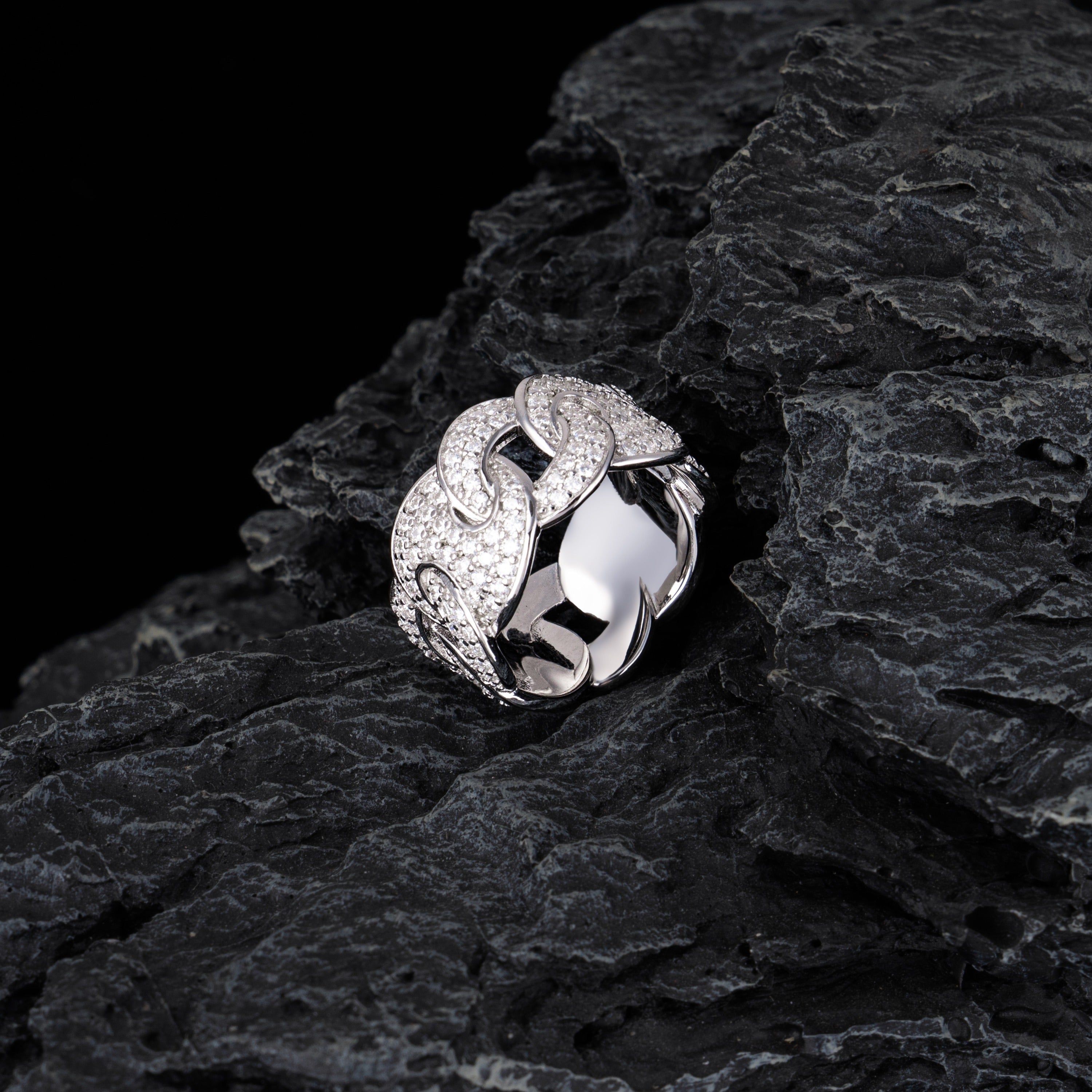 Cuban Chain Style Ring – Iced Out Moissanite Hip Hop Ring by Sommarnox