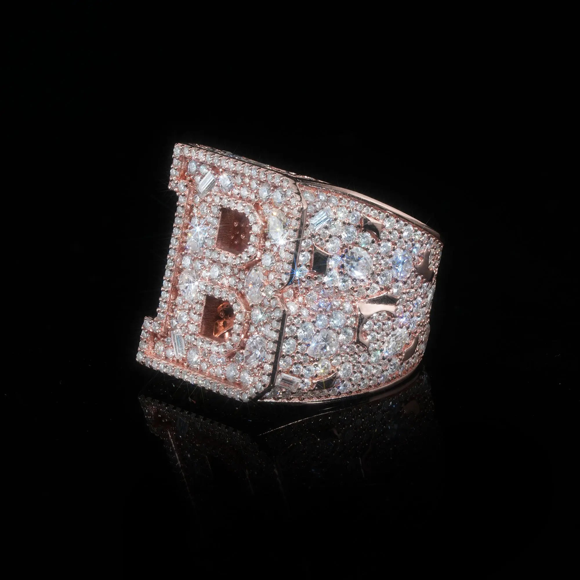 luxury-custom-vvs-moissanite-ring-gold