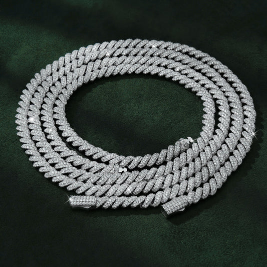 VVS moissanite chain in white gold, iced out Cuban link by Sommarnox
